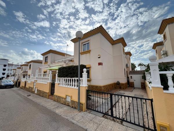 Chalet pareado en Villamartín, Orihuela photo 1