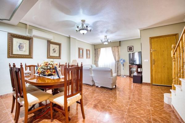 Chalet adosado en Centro, San Vicente del Raspeig photo 1