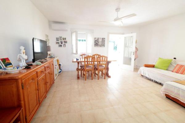 Chalet adosado en Calle Rojales, Playa de los Náufragos, Torrevieja photo 4