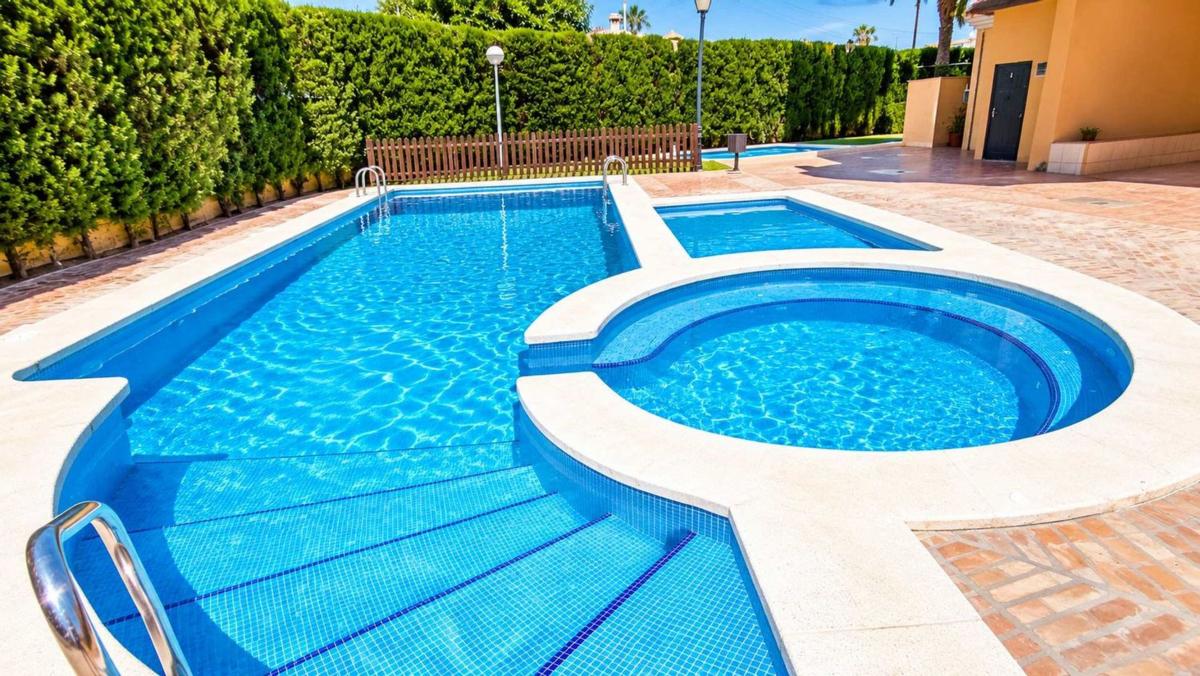 Sprzedaż mieszkania w Piso en Avenida Roentgen, 5, Zona los Frutales, Torrevieja, Torrevieja
 photo 2
