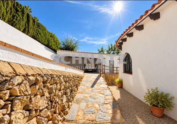 Independent chalet for sale in Casa o chalet en Callosa d'En Sarria, Callosa d'En Sarria
thumbnail 3