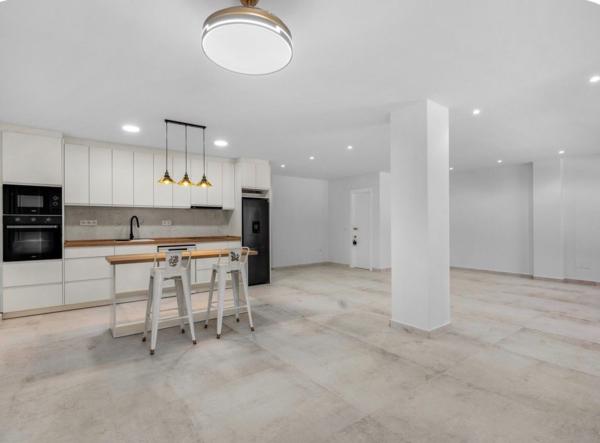 Квартира на продажу на  Piso en Avenida Doctor Gregorio Marañón, 54, El Acequión, Torrevieja, Торревьеха photo 4
