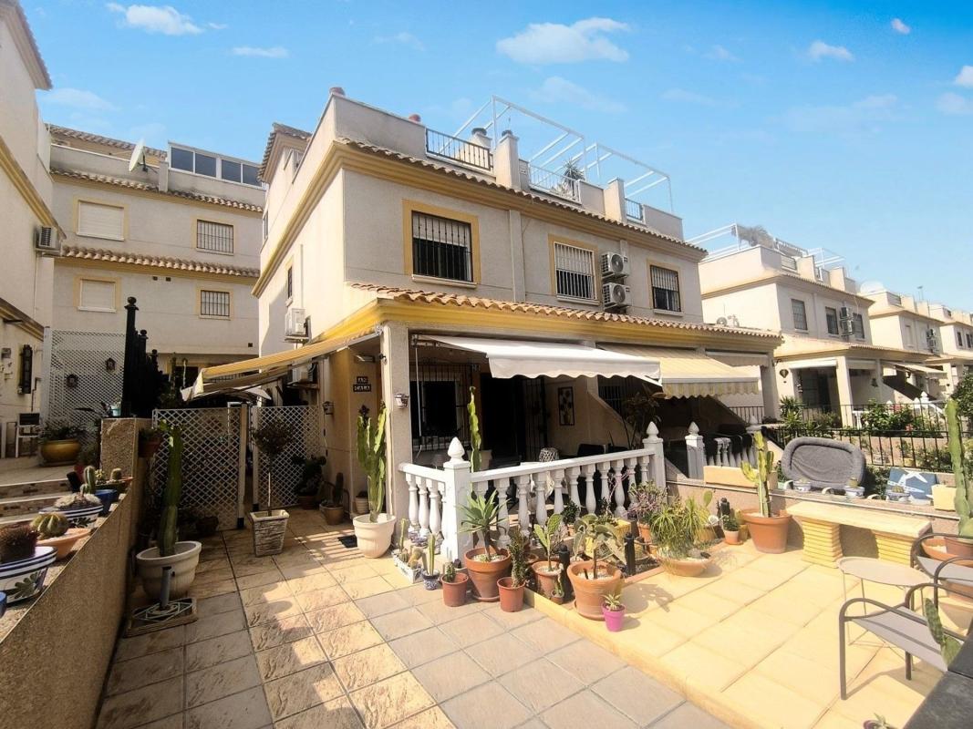 Sprzedaż niezależnego domku jednorodzinnego w Casa o chalet en Calle Camilo José Cela, 20, Algorfa, Algorfa photo 1