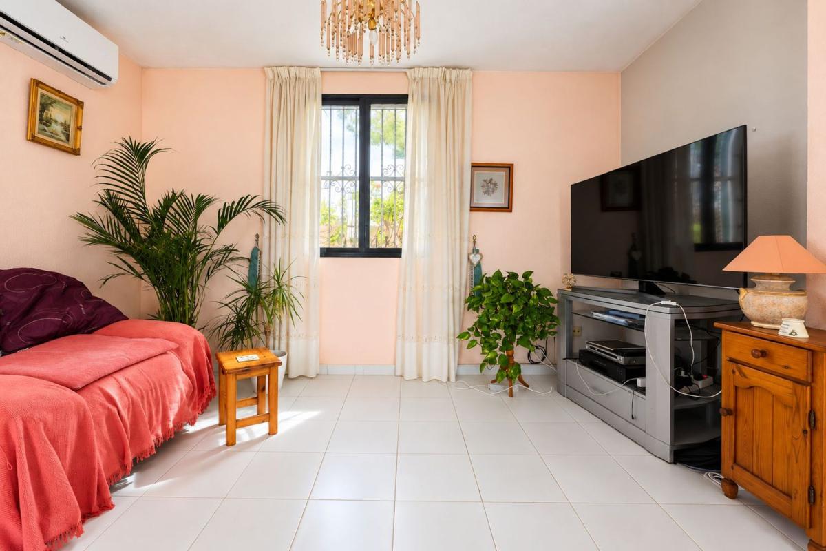 Sprzedaż niezależnego domku jednorodzinnego w Casa o chalet en Villamartín, Orihuela, Orihuela photo 4
