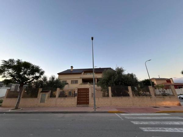 Chalet pareado en Calle Juan Carlos I, Albatera photo 1