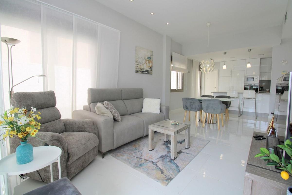 Sprzedaż niezależnego domku jednorodzinnego w Casa o chalet en Villamartín, Orihuela, Orihuela photo 3