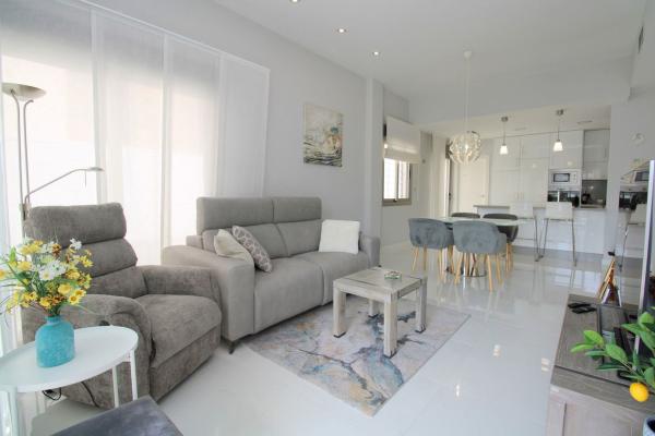 Chalet wolnostojący na sprzedaż w  Casa o chalet en Villamartín, Orihuela, Orihuela photo 3
