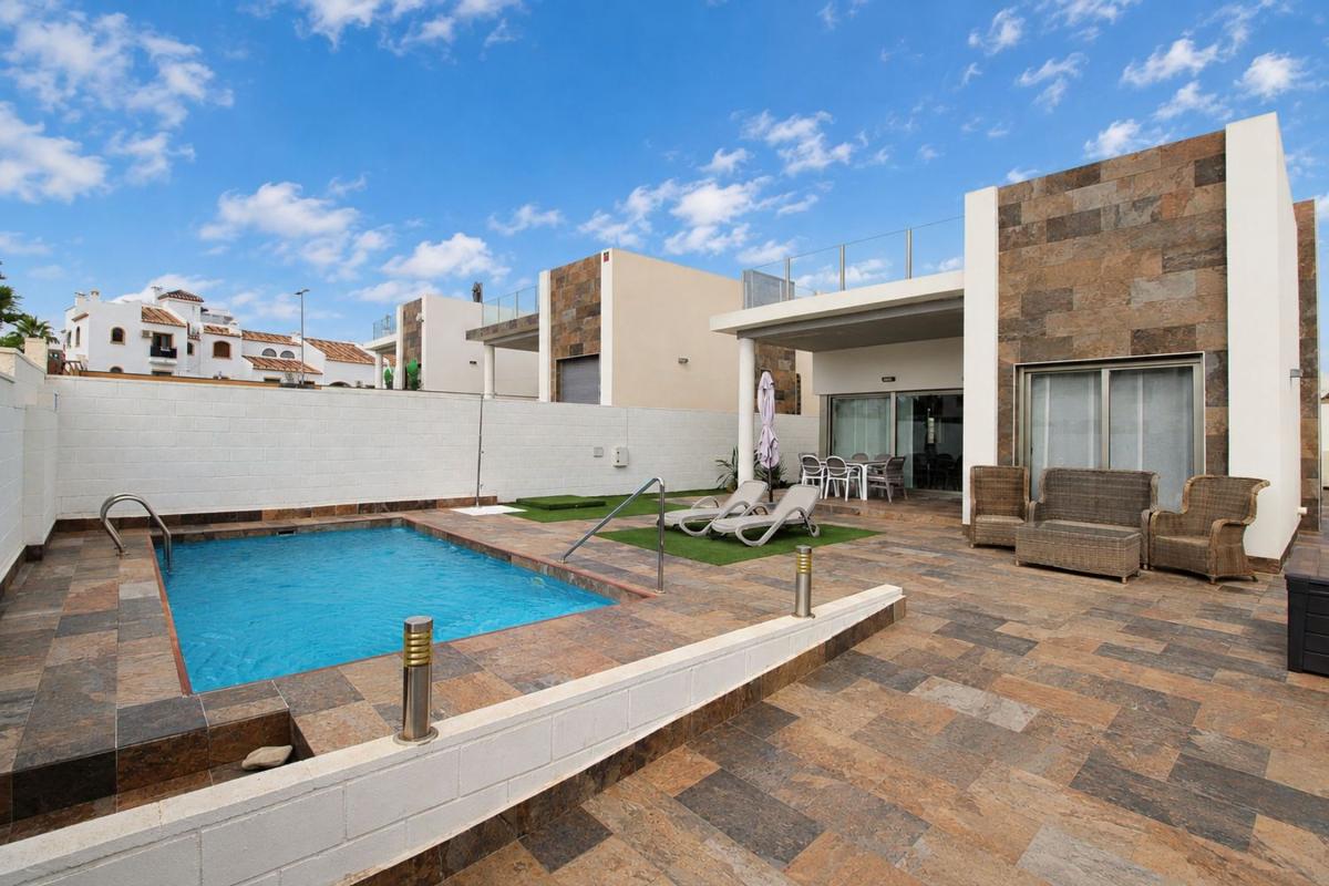 Sprzedaż niezależnego domku jednorodzinnego w Casa o chalet en Villamartín, Orihuela, Orihuela photo 5