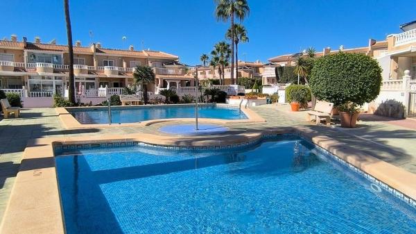 Chalet adosado en Los Palmas Calle Orense, Ciudad Quesada, 70, Centro de la Ciudad Quesada, Rojales photo 1