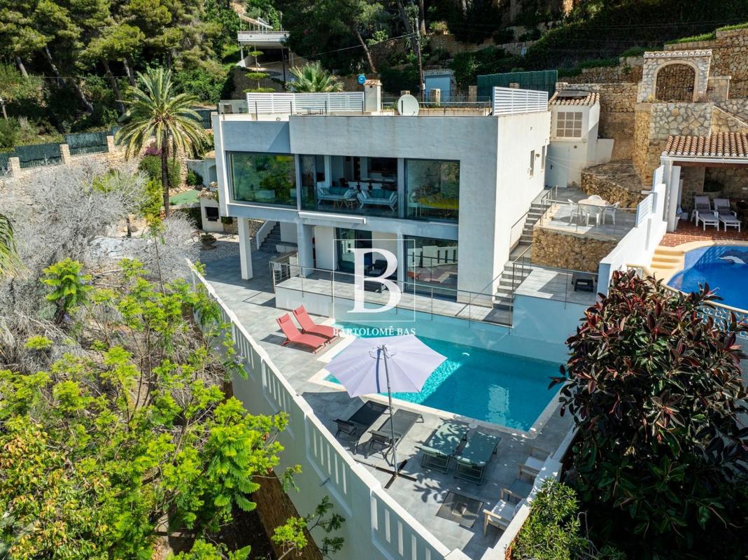 Properties for sale and rent in Spain photo 2