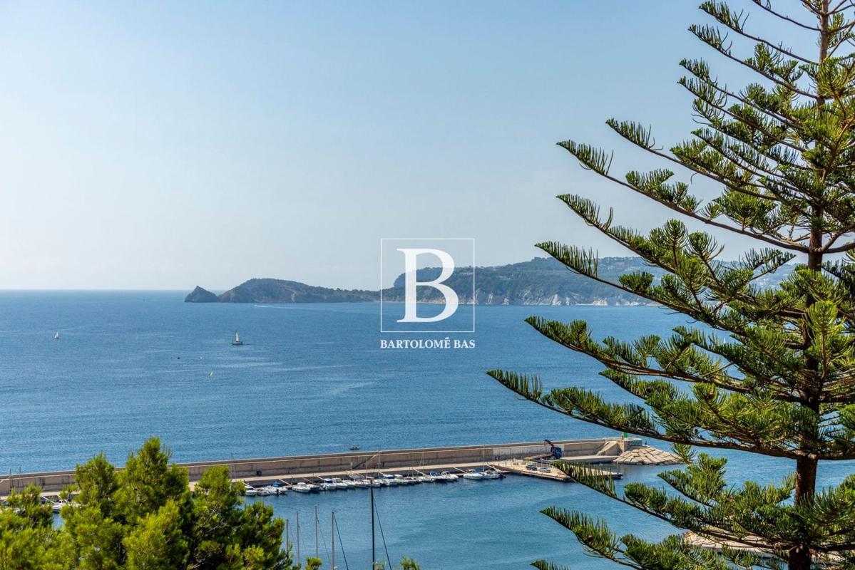 Properties for sale and rent in Spain photo 5