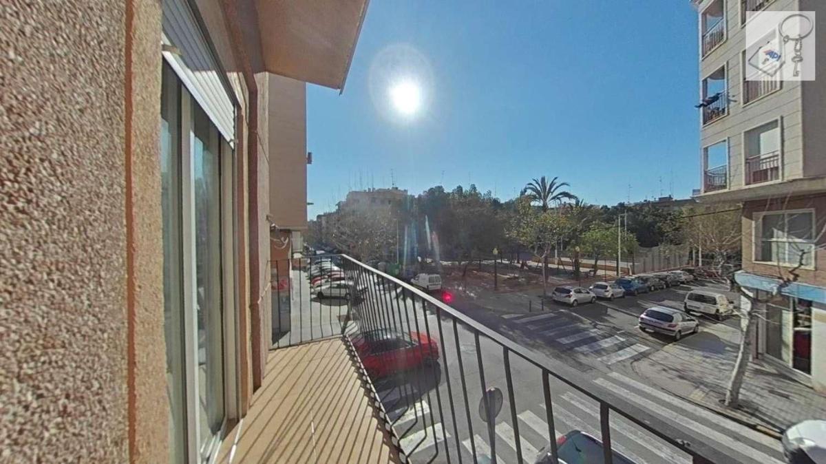 Sprzedaż mieszkania w Piso en Calle José Mas Esteve, Reina Victoria-Miguel Hernández, Elche / Elx, Elche / Elx
 photo 3