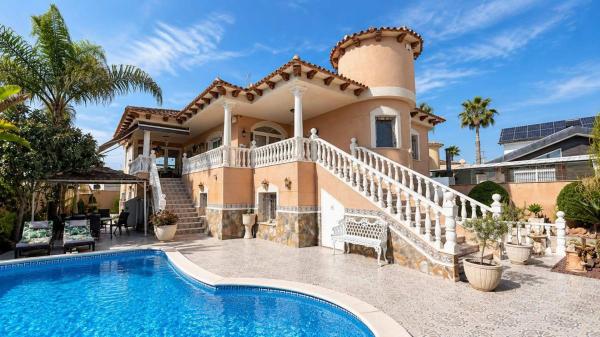 Independent chalet for sale in Casa o chalet en Benferri, Benferri
thumbnail 2