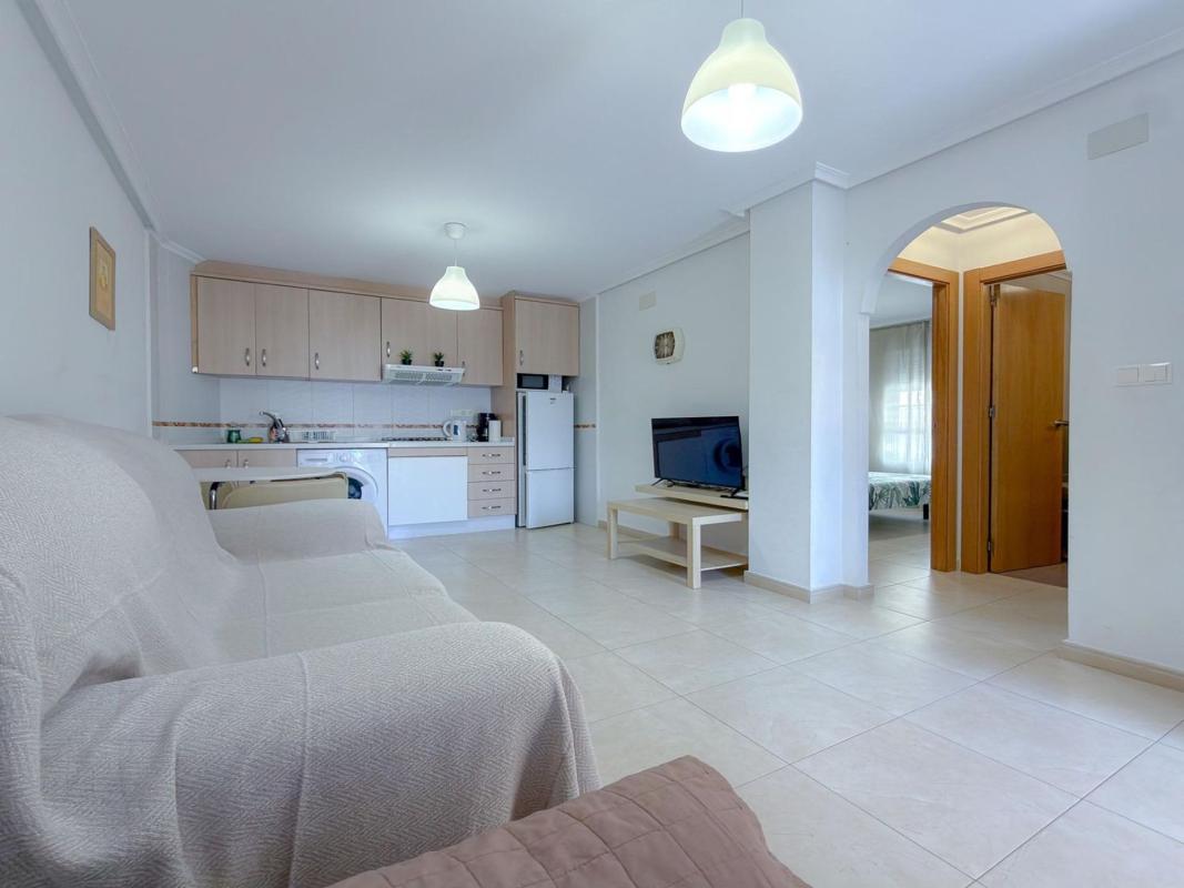 Sale of apartment in Piso en Playa de los Locos, Torrevieja, Torrevieja
photo 2