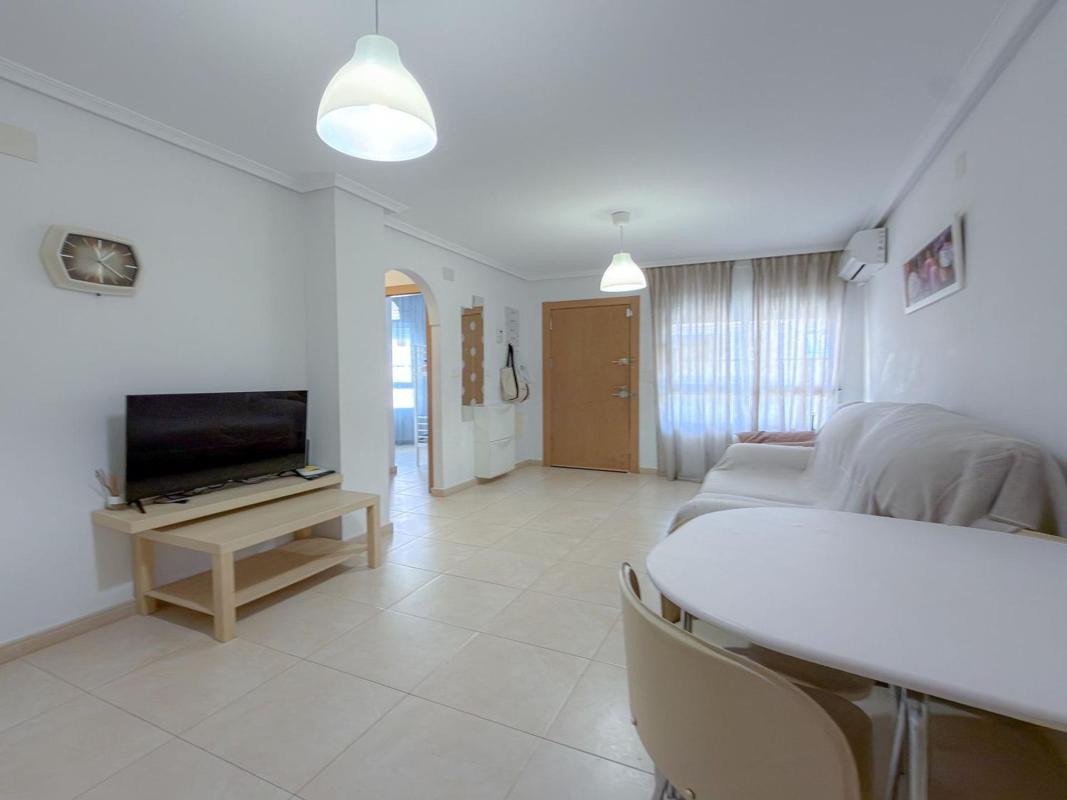 Sale of apartment in Piso en Playa de los Locos, Torrevieja, Torrevieja
photo 5