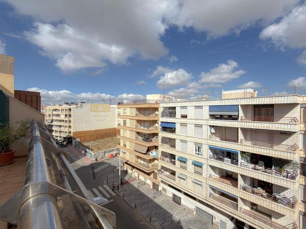 Ático en venta en  Ático en Las Piscinas Naturales, Torrevieja, Torrevieja photo 4