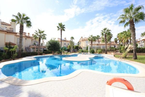 Venta de piso en Piso en Calle la Sagra, Los Balcones - Los Altos del Edén, Torrevieja, Torrevieja
 photo 1