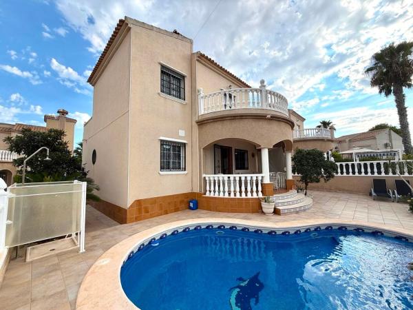 Chalet wolnostojący na sprzedaż w Casa o chalet en Las Filipinas, Orihuela, Orihuela photo 1