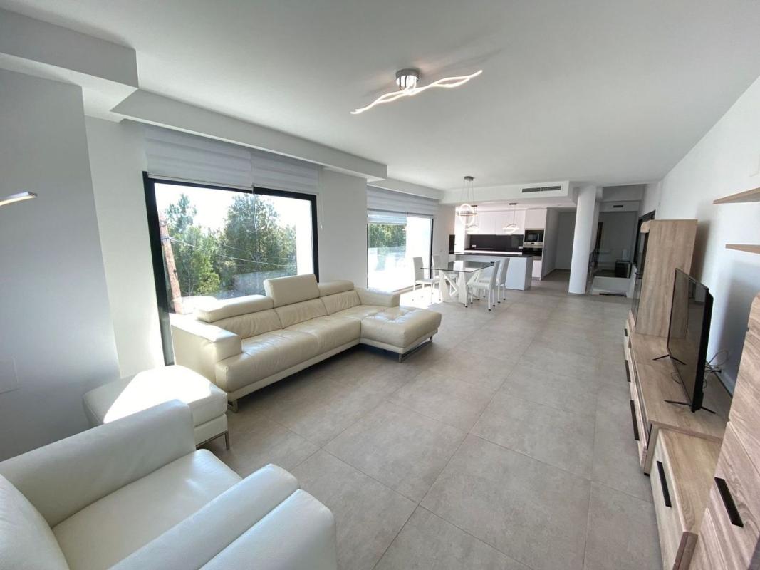 Properties for sale and rent in Spain photo 5