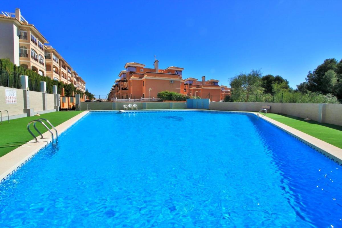 Venta de ático en Ático en Calle Guapiles, 5, Playa Flamenca, Orihuela, Orihuela photo 1