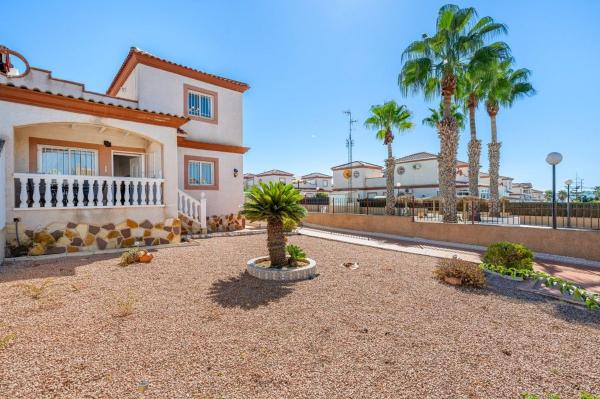 Chalet adosado en Pedro Maria Unanue, 24, San Fulgencio thumbnail 3