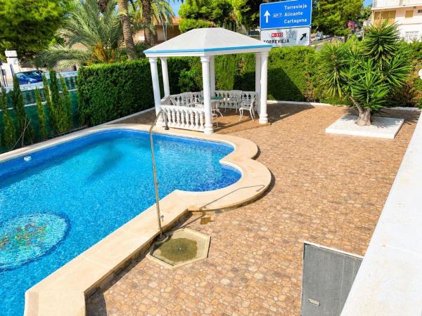 Casa o chalet independiente en La Zenia, Orihuela thumbnail 3