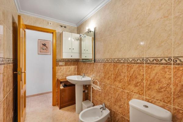 Sale of flat in Piso en Calle Callosa del Segura, Playa de los Náufragos, Torrevieja, Torrevieja
 photo 4