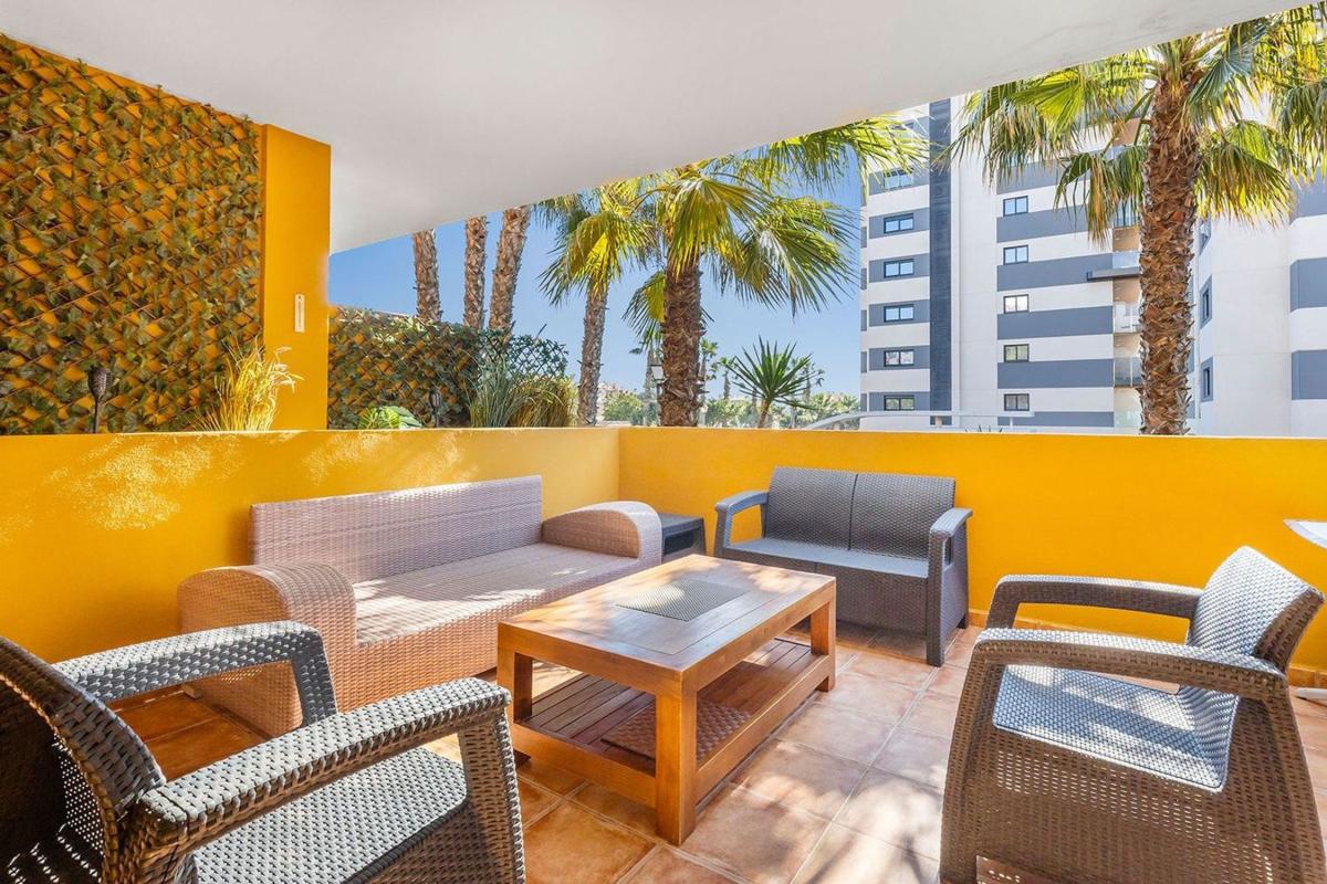 Sale of apartment in Piso en Calle Mar Rizada, Punta Prima, Torrevieja, Torrevieja
photo 3