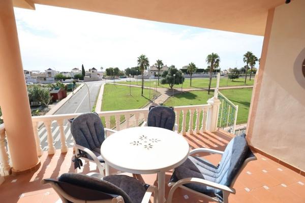 Chalet adosado en Calle la Sagra, 5, Los Balcones - Los Altos del Edén, Torrevieja photo 1