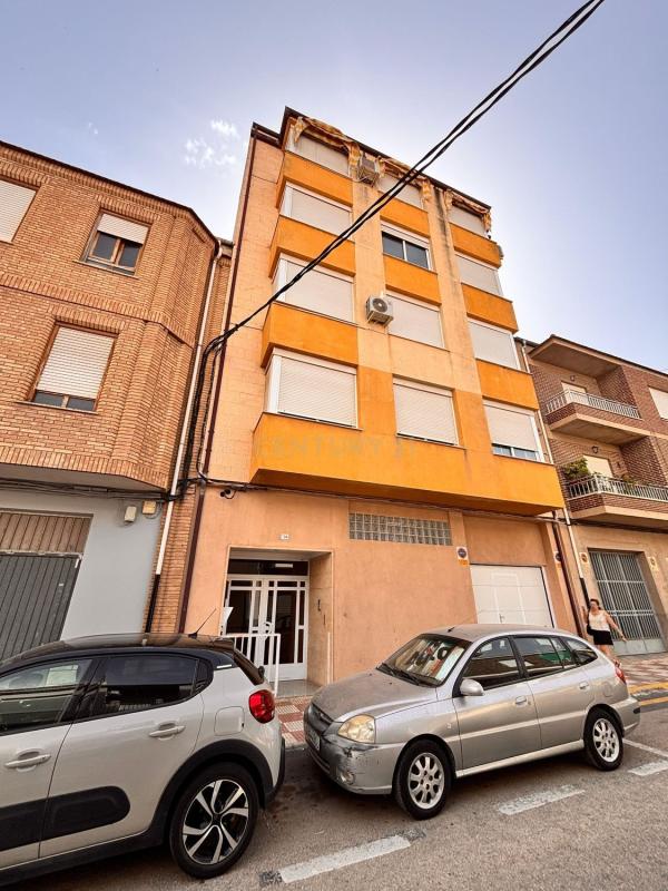 Продажа квартиры на Piso en Calle Colón, 34, Castalla, Касталья
photo 1