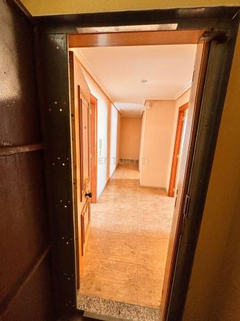 Продажа квартиры на Piso en Calle Colón, 34, Castalla, Касталья
thumbnail 3
