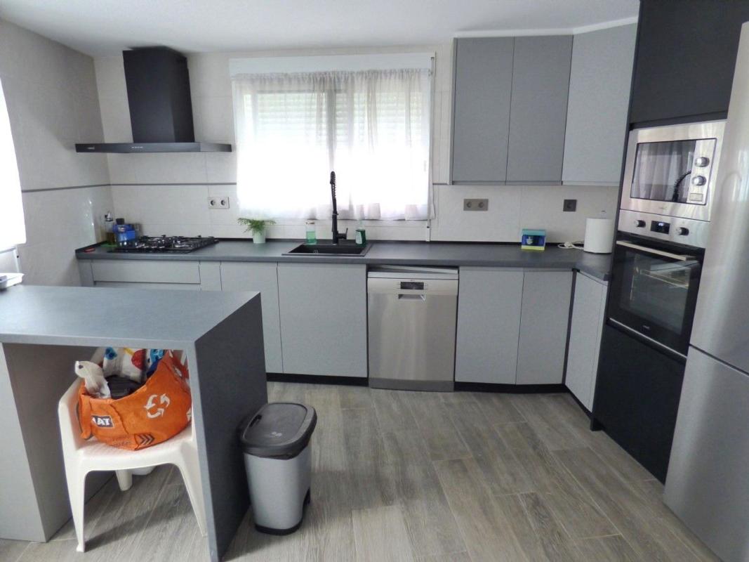 Properties for sale and rent in Spain photo 3