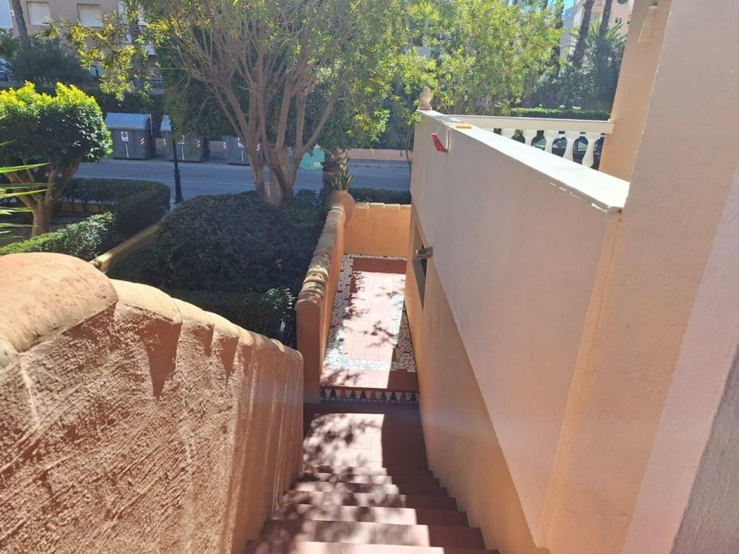 Продажа квартиры на Piso en Avenida Roentgen, Zona los Frutales, Torrevieja, Торревьеха
photo 2