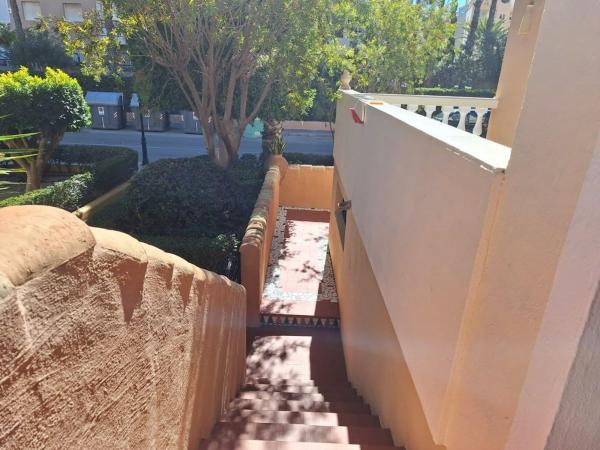 Продажа квартиры на Piso en Avenida Roentgen, Zona los Frutales, Torrevieja, Торревьеха
 photo 2