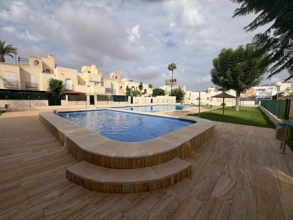Продажа квартиры на Piso en Calle Manuel Tarin Sala, La Siesta - El Salado - Torreta, Torrevieja, Торревьеха
photo 1