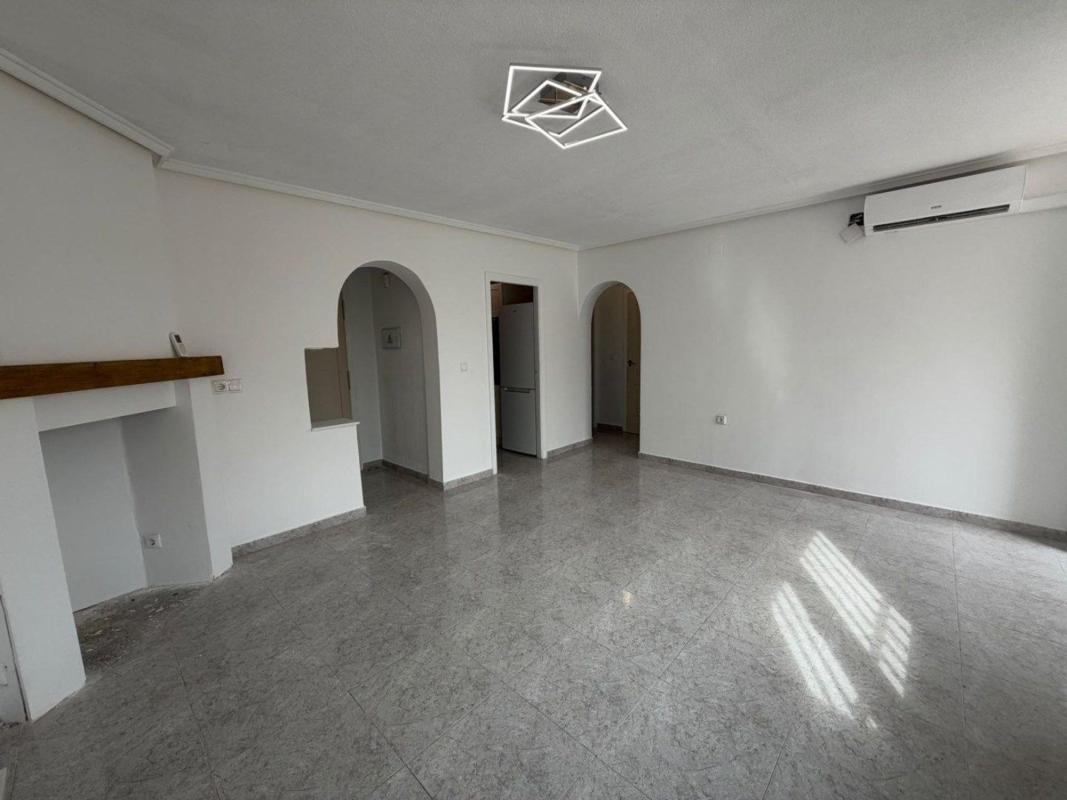 Venta de piso en Piso en Calle Manuel Tarin Sala, La Siesta - El Salado - Torreta, Torrevieja, Torrevieja
photo 2