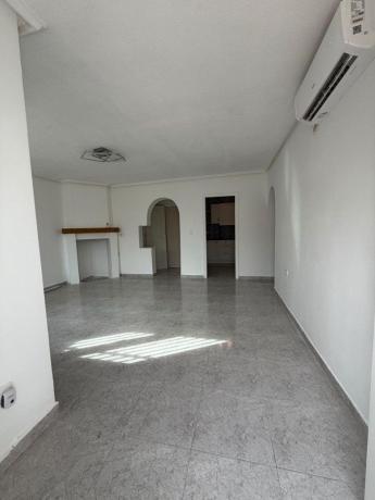Продажа квартиры на Piso en Calle Manuel Tarin Sala, La Siesta - El Salado - Torreta, Torrevieja, Торревьеха
thumbnail 3