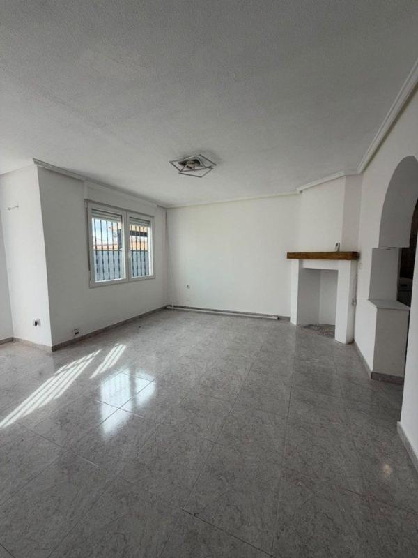 Venta de piso en Piso en Calle Manuel Tarin Sala, La Siesta - El Salado - Torreta, Torrevieja, Torrevieja
photo 4