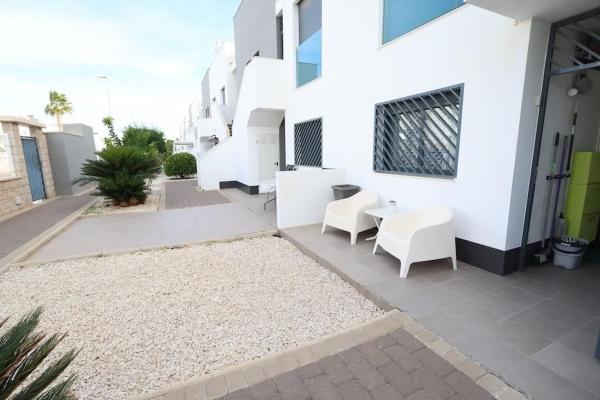 Independent chalet for sale in Casa o chalet en Calle Talco, La Regia, Orihuela, Orihuela
thumbnail 2