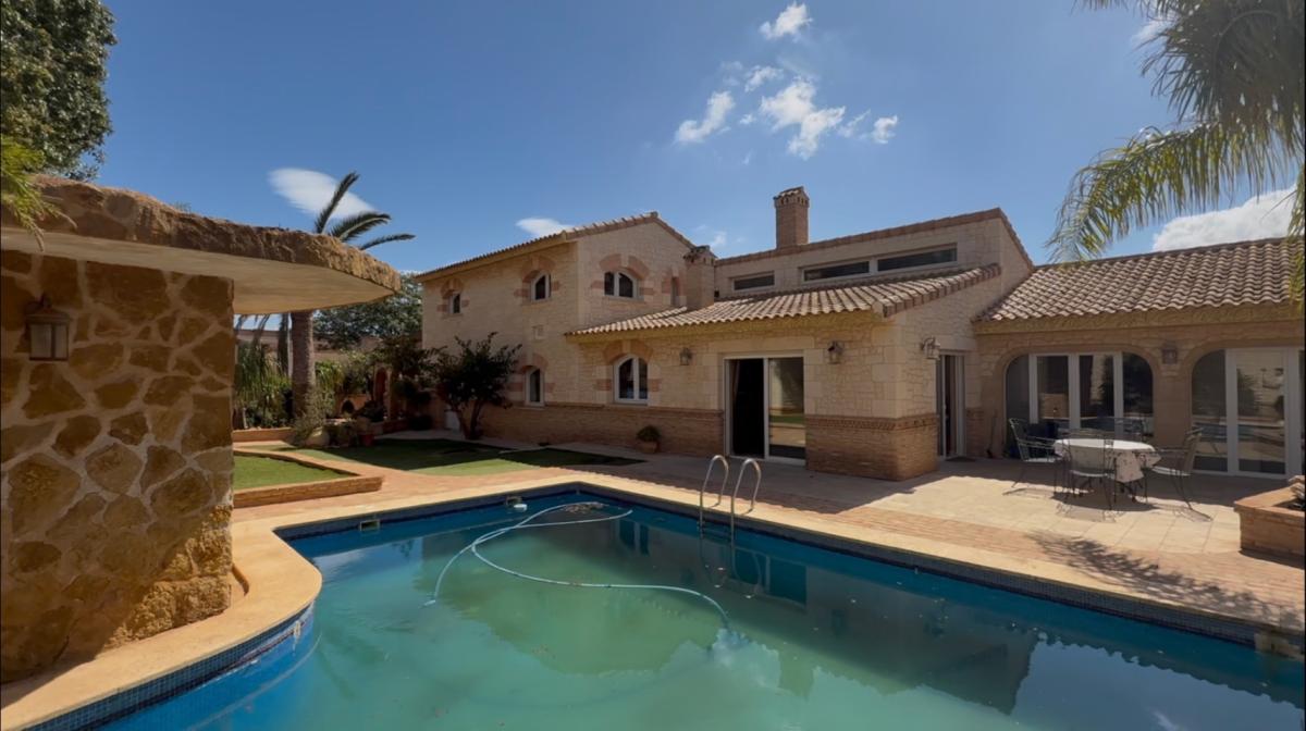 Properties for sale and rent in Spain photo 4