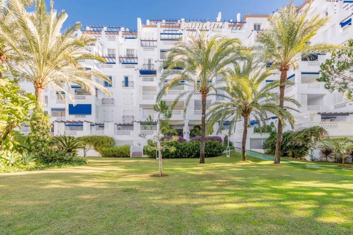 Sprzedaż poddasza w Ático en Avenida Pilar Calvo, Nueva Andalucía, Marbella, Marbella photo 3