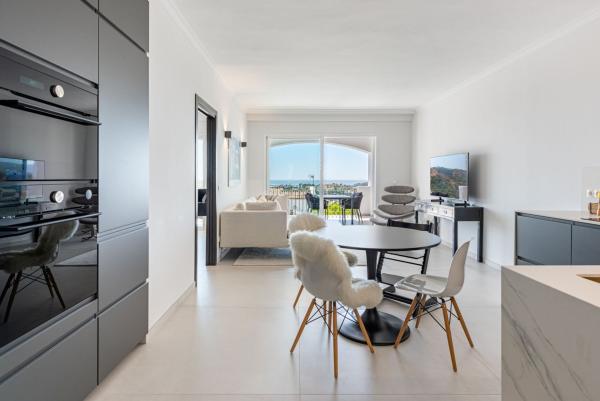 Venta de piso en Piso en Avenida Tomás Pascual, 13, La Quinta, Benahavís, Benahavís
thumbnail 3