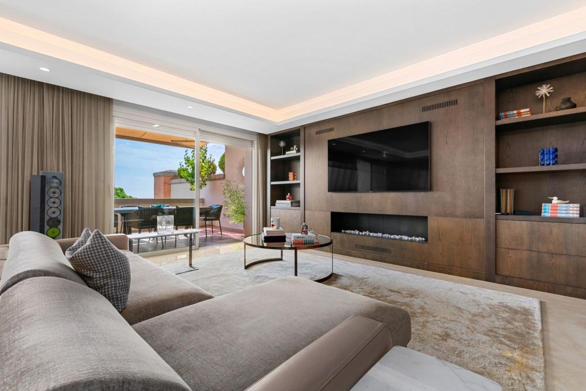 Продажа дуплекса на Dúplex en Las Lomas de Río Verde, Marbella, Марбелла photo 3