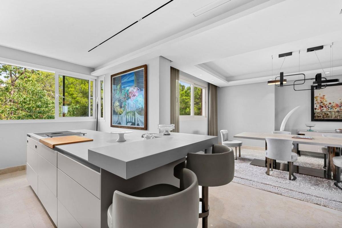 Продажа дуплекса на Dúplex en Las Lomas de Río Verde, Marbella, Марбелла photo 5