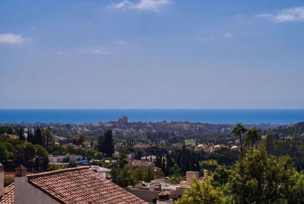 Дуплекс на продажу в Dúplex en Los Naranjos, Marbella, Марбелла photo 4