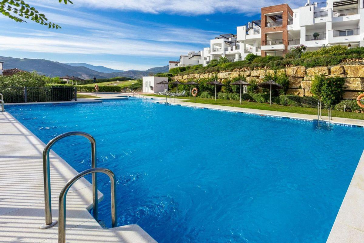 Venta de piso en Piso en Los Arqueros-Puerto del Almendro, Benahavís, Benahavís
photo 3