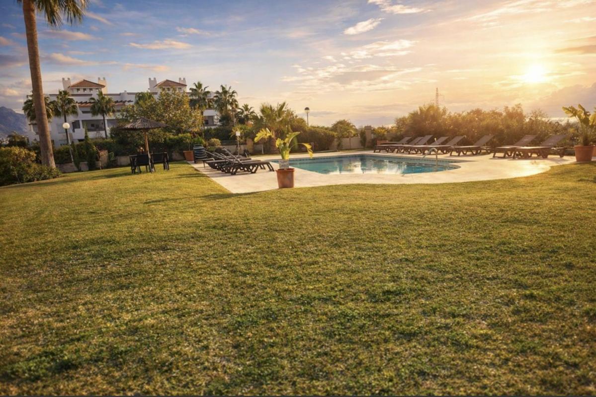 Sprzedaż mieszkania w Piso en La Concha-Resina Golf, Estepona, Estepona
photo 2