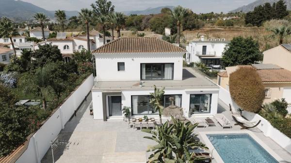 Casa o chalet independiente en Calle Carlos Arruza, Nueva Andalucía, Marbella thumbnail 2