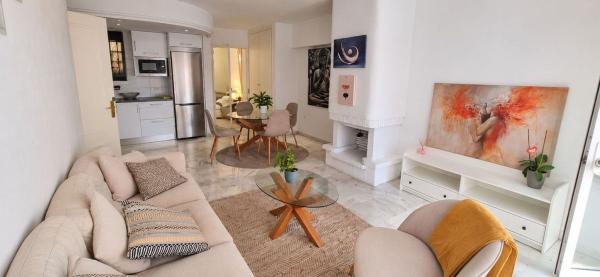 Chalet adosado en Reserva de Marbella, Marbella thumbnail 2