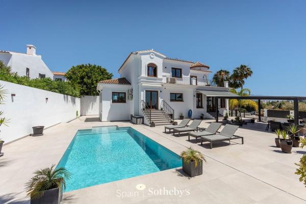 Casa o chalet independiente en Calle Monte Biarritz, Nueva Atalaya, Estepona photo 1